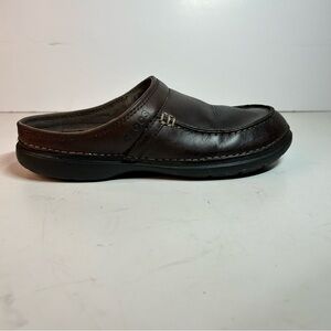 Crocs Men’s Will Clog Brown leather, Size 7.